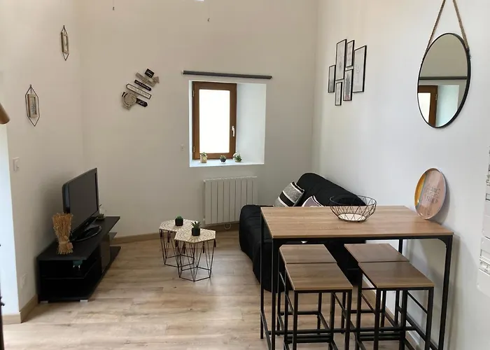 Au Coeur D'espalion La Du Lot Апартаменты